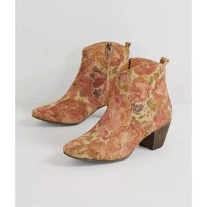 Sbicca Petunia Women's Floral Suede Ankle Boot size 7 NWOT Western Boho